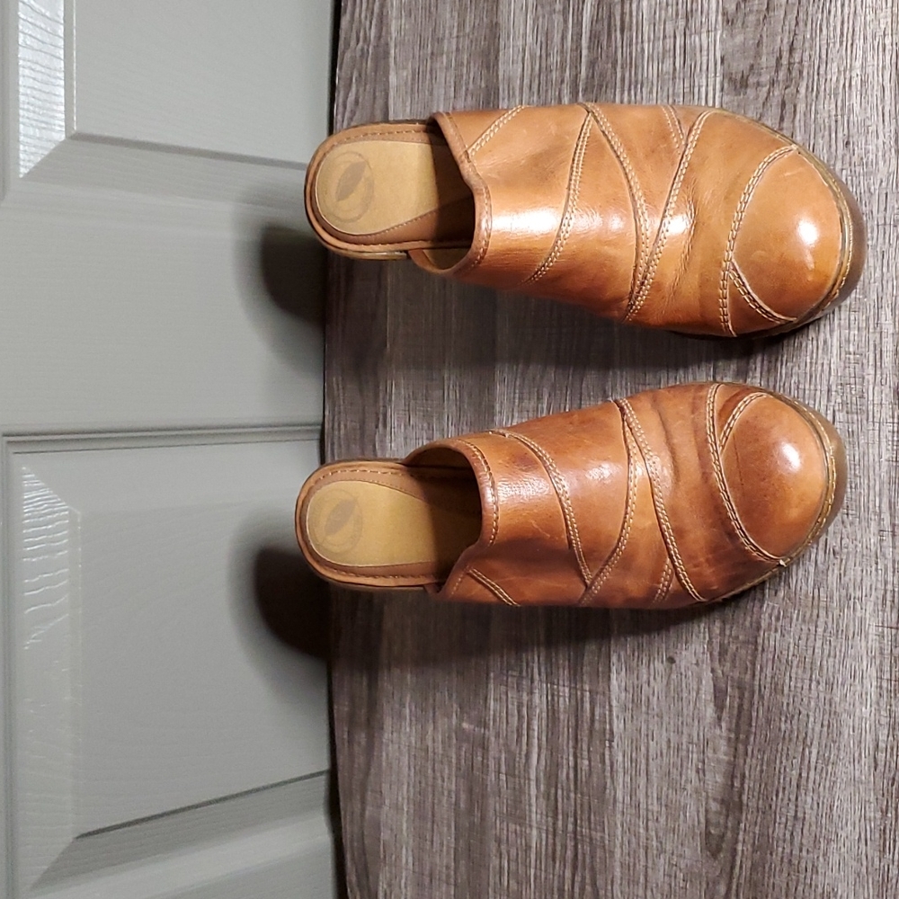 Ladies Dress Shoes/Cognac/Size 9 1/2